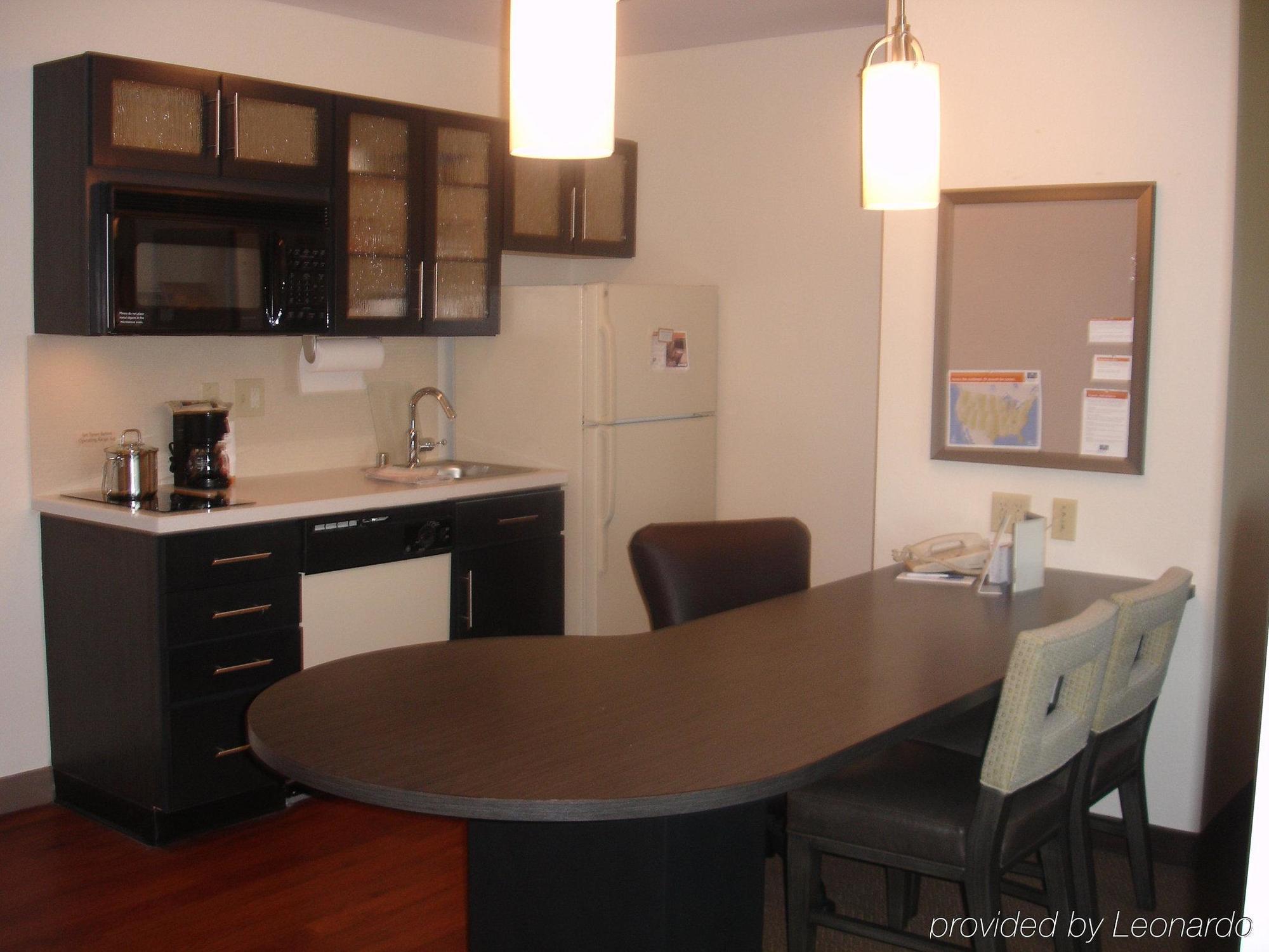 Sonesta Simply Suites Anaheim Garden Grove Rum bild